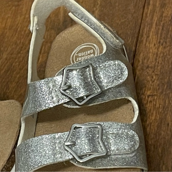 FINAL || WONDER NATION || Silver Buckle Back Strap Footbed Sandal || size 5 - Picture 5 of 8
